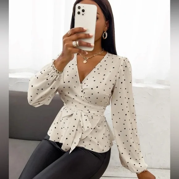 Hearts print belted peplum blouse - Picture 2 of 16